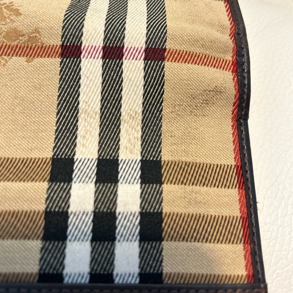 BURBERRY Authentic!! - Picture 5 of 9